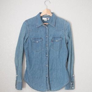 Levi's Blue Denim Pearl Snap Button Down Top